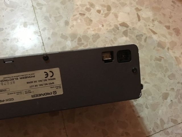 Cajón pioneer de 6cd