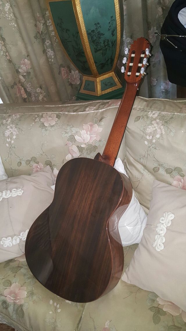 Guitarra Española de buena calidad