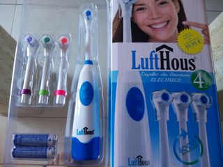 Cepillo Eléctrico LuftHous. A Estrenar de segunda mano CEPILLO ELECTRICO DE DIENTES LUFTHOUS