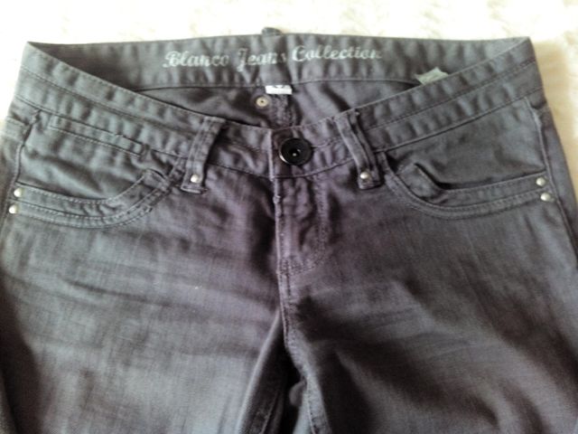 Pantalón vaquero gris