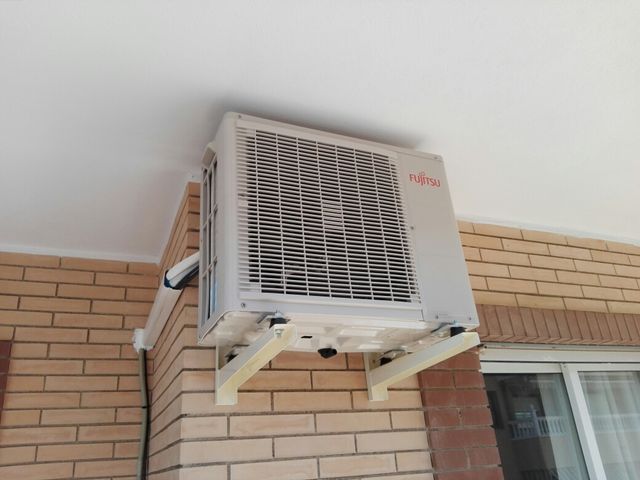 INSTALLAZIONE DI ARIA CONDIZIONATA