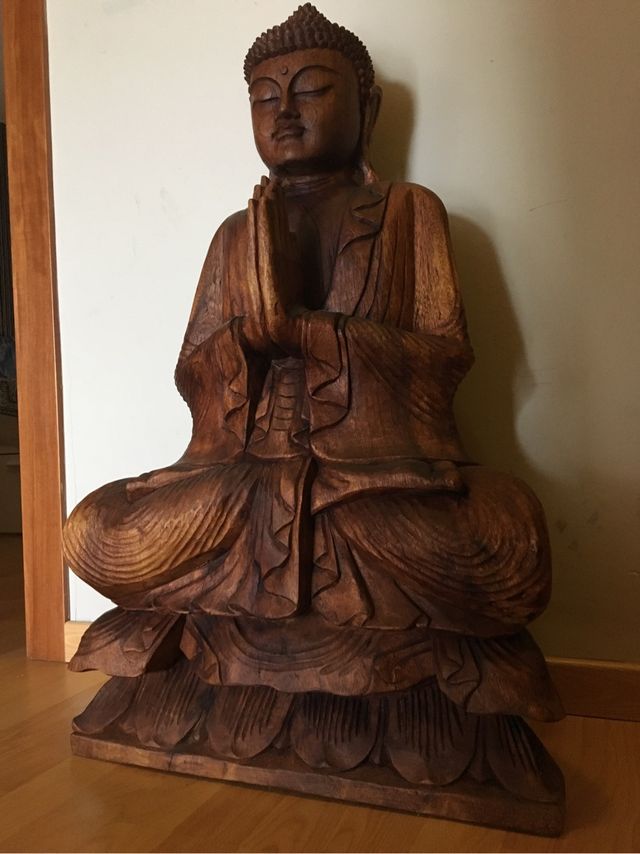 Budas tallados a mano