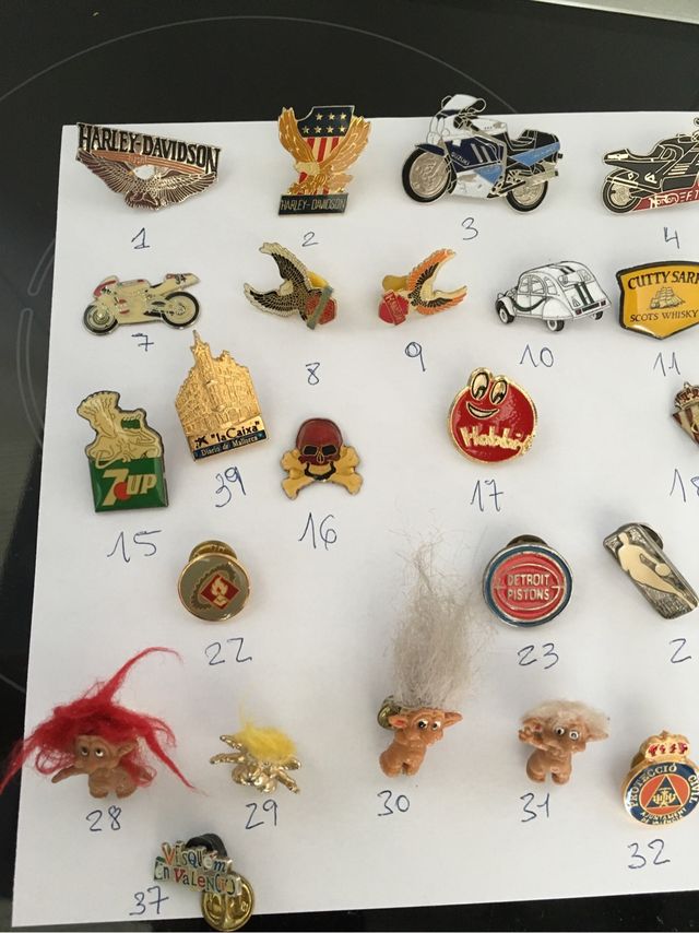 30 PINS VARIADOS VINTAGE