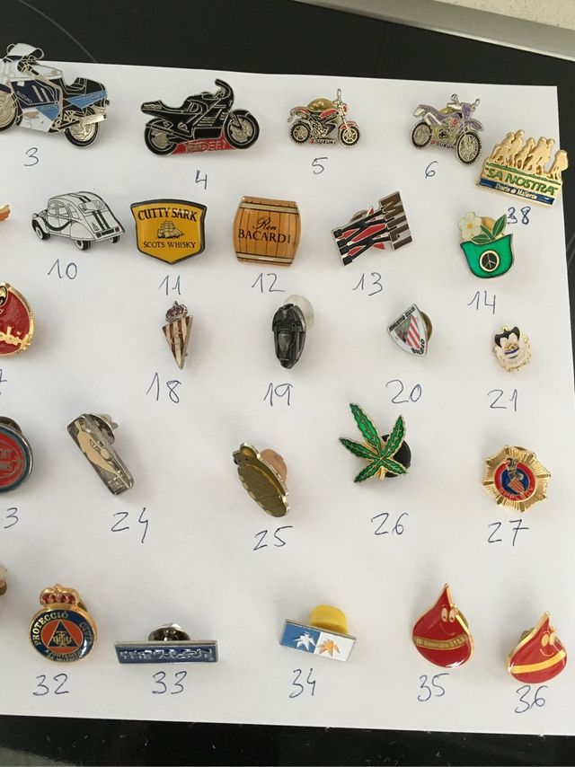 30 PINS VARIADOS VINTAGE