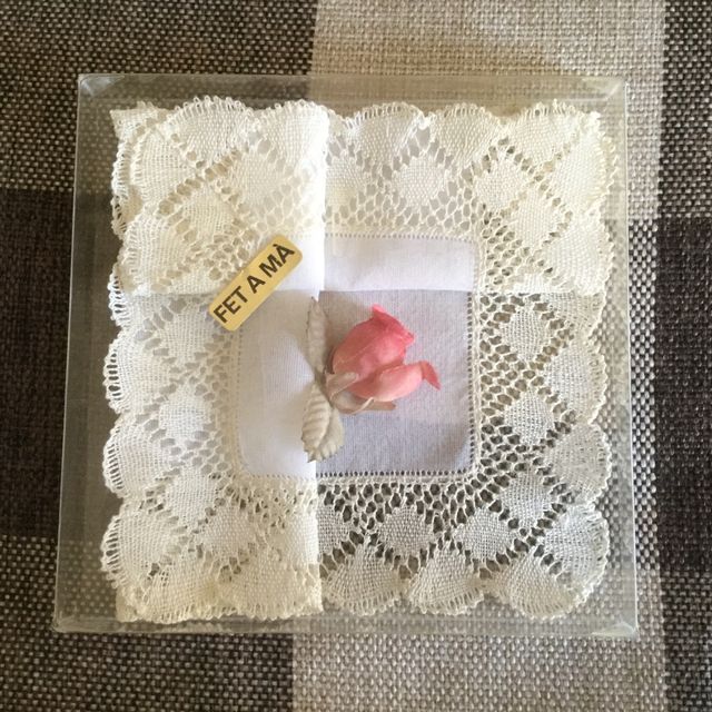 Pañuelo encaje de bolillos hecho a mano a estrenar