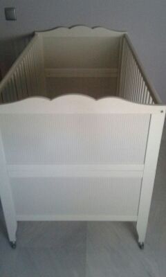 Cama cuna .. lacada en blanco