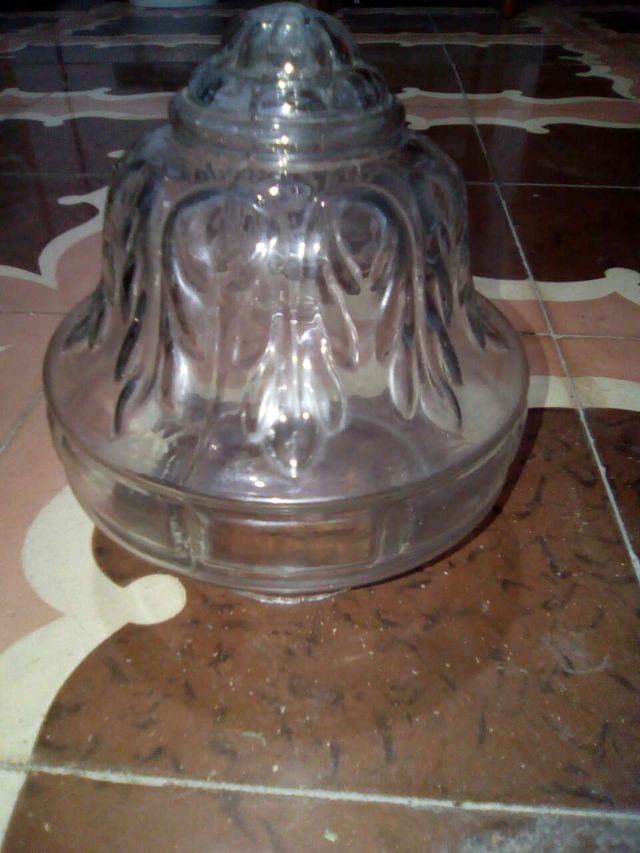 Tulipa de lampara antigua con 8 cm.  de boca