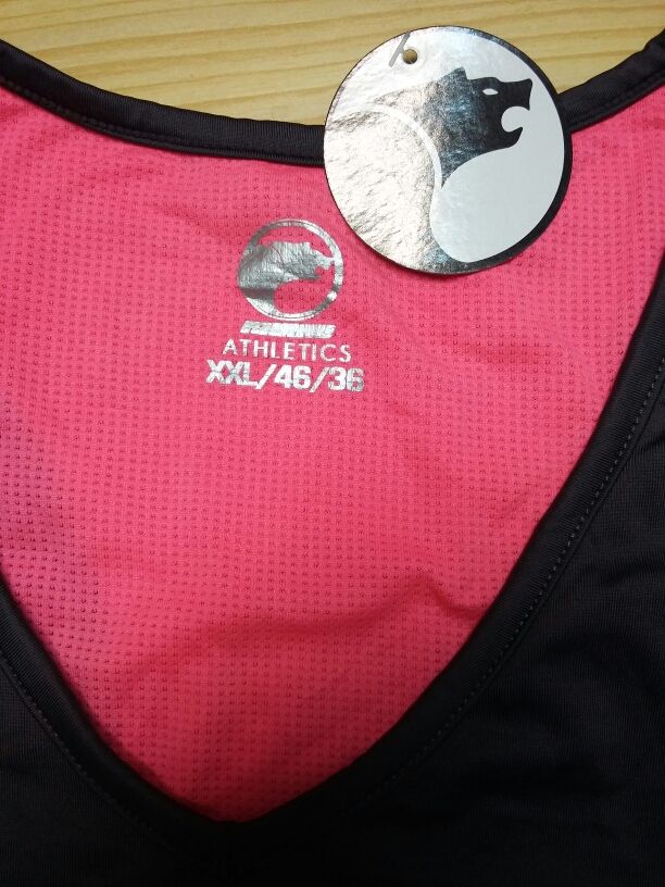 Top deportivo Karhu talla XXL