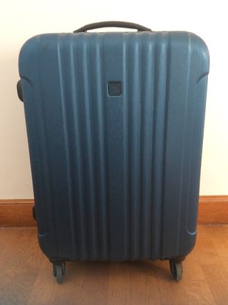Salvador Bachiller maleta rígida grande 4 ruedas de segunda mano por 65 EUR  en Madrid en WALLAPOP