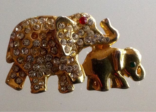 LOTE BROCHES BISUTERIA EN GOLFIELD