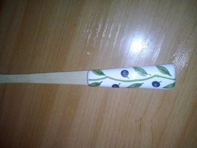 Cubiertos de madera con cerámica fina