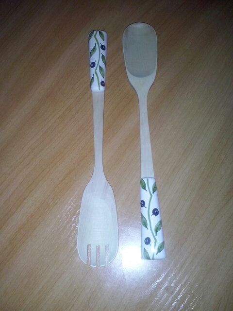 Cubiertos de madera con cerámica fina