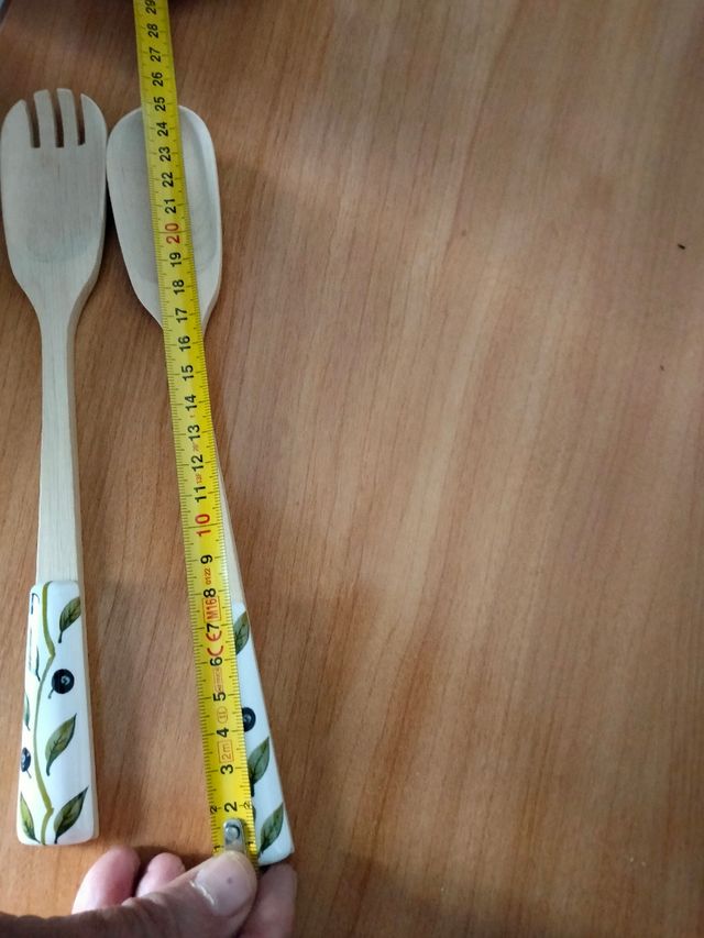 Cubiertos de madera con cerámica fina