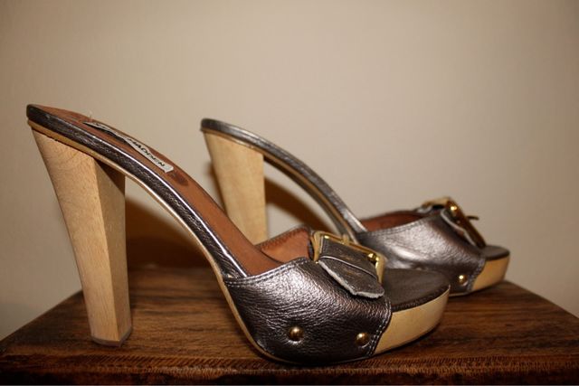 Marketing de motores de búsqueda Villano mariposa Zapatos de tacón Steve Madden plata tipo suecos T37 de segunda mano por 50 € en Barcelona en WALLAPOP Marketing de motores de búsqueda Villano mariposa Zapatos de tacón Steve Madden plata tipo suecos T37 de segunda mano por 50 € en Barcelona en WALLAPOP