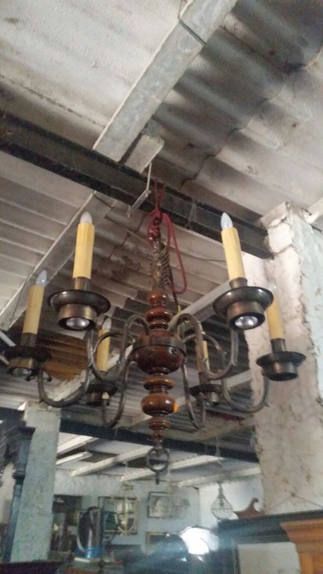 Lampara de madera y forja