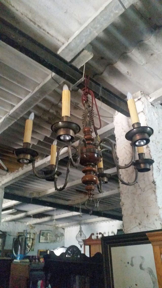 Lampara de madera y forja