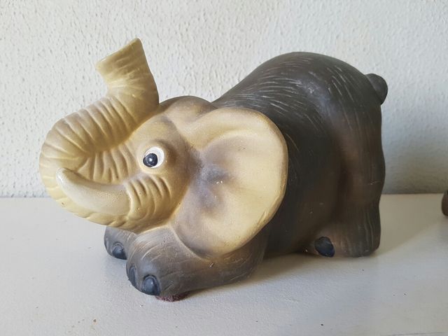 Elefantes de ceramica