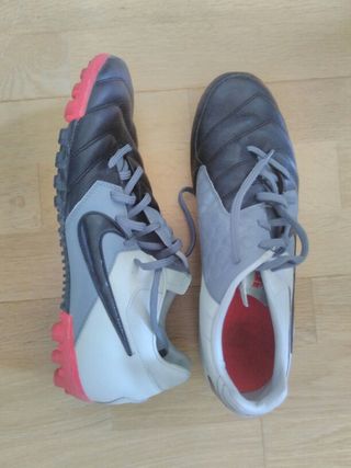 Zapatillas Nike 5 Bomba Pro talla 41 Como nuevas de segunda mano por 30 EUR  en Barcelona en WALLAPOP