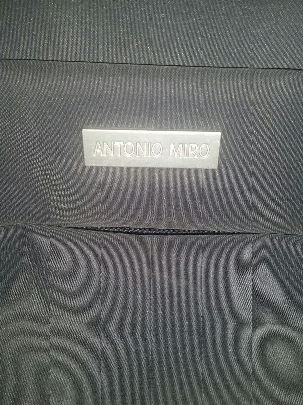 Mini maleta Antonio Miró