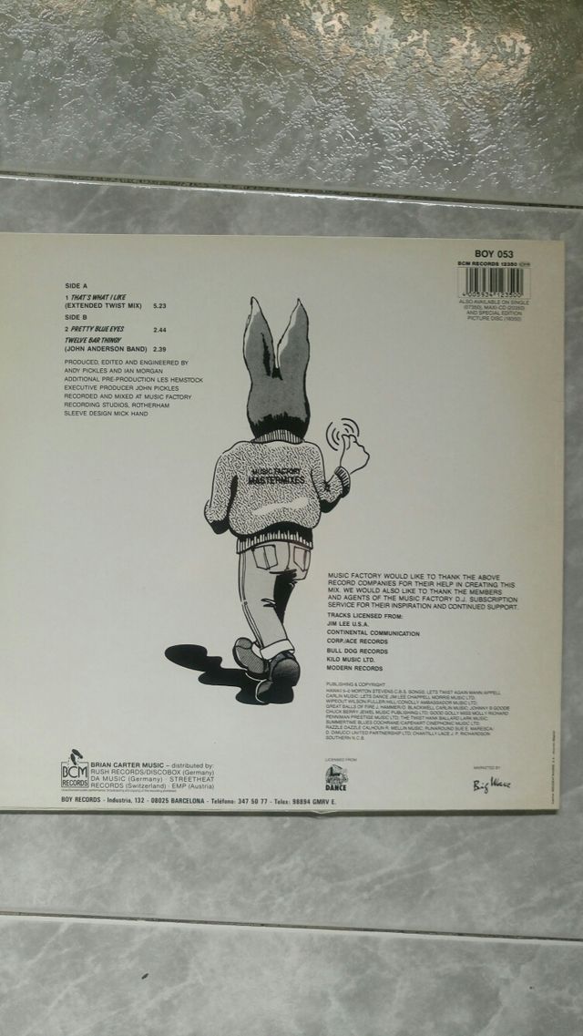 Jive Bunny and the mastermixers. C,mon everybody