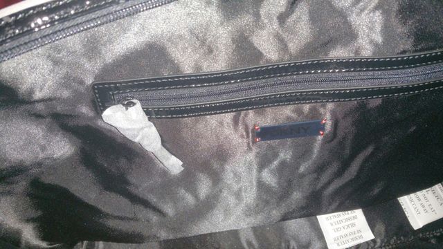 BOLSO DKNY NUEVO CON ETIQUETA..