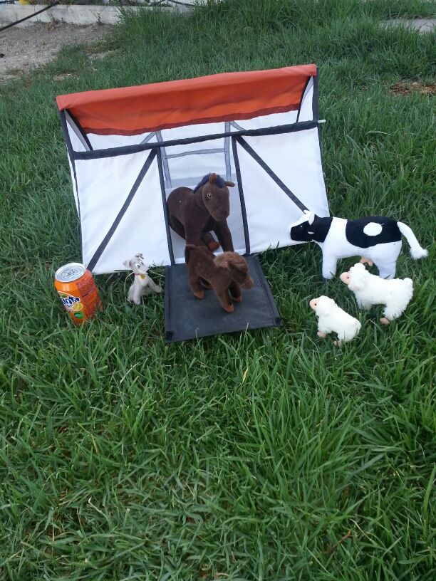 juguete con peluches y granja