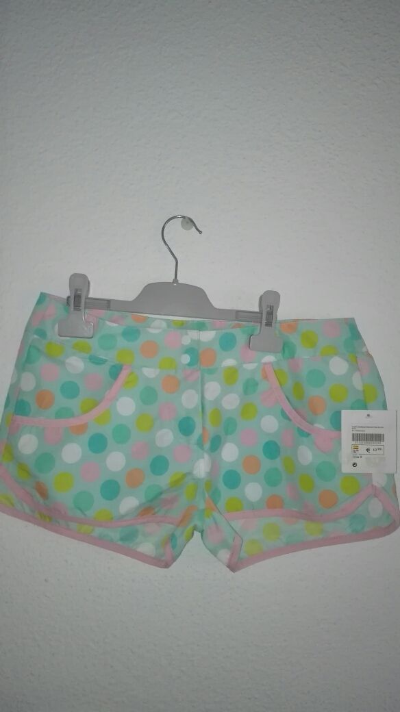 Short nuevo con etiqueta.