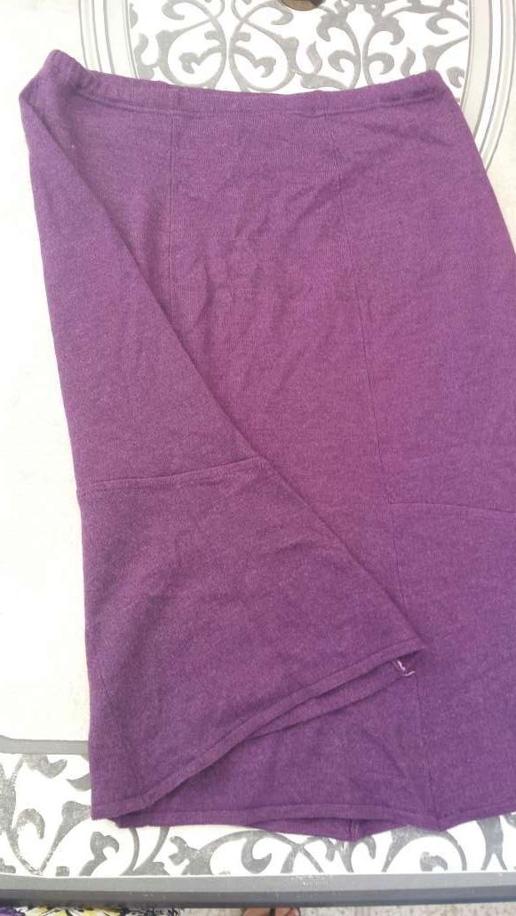 Falda de lana morada muy chula talla M
