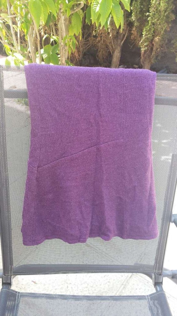 Falda de lana morada muy chula talla M