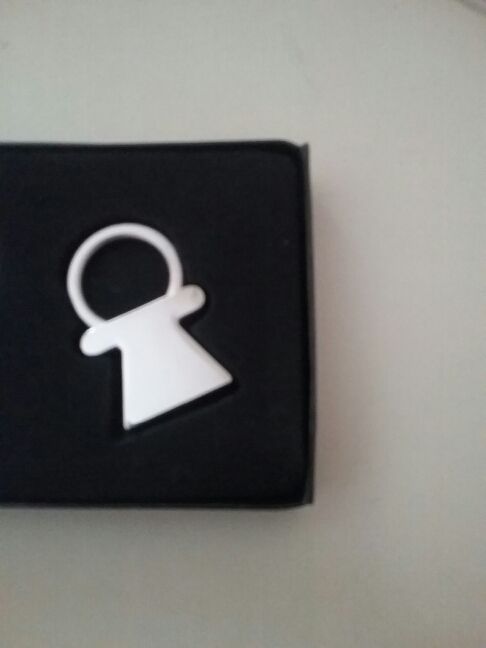 Llaveros siluetas niño y niña