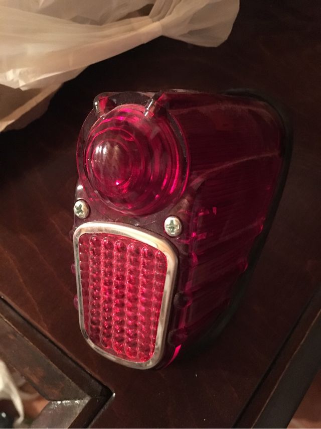 Piloto trasero r 4-4