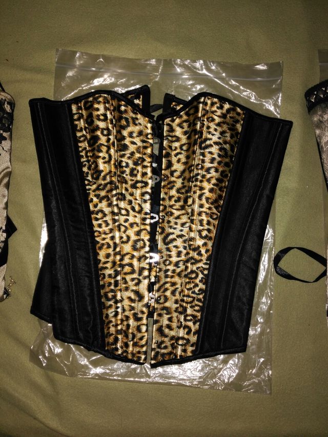 Corpiños de vestir.