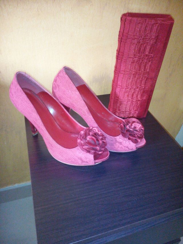 Conjunto de zapatos,bolso y tocado de fiesta