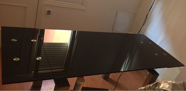 Mesa cristal color negro