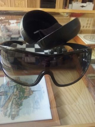 Gafas Prada Milano de segunda mano por 30 EUR en Alcalá de Henares en  WALLAPOP