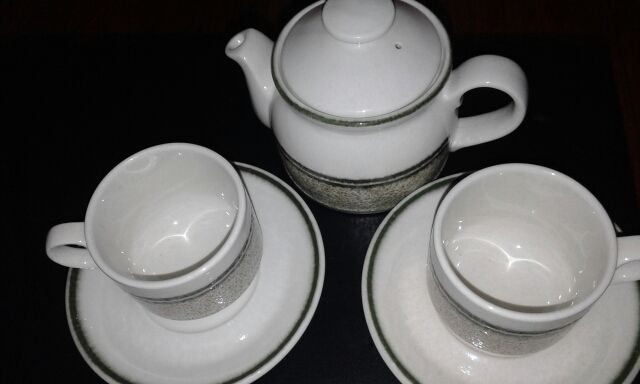 Juego de tetera con dos tazas