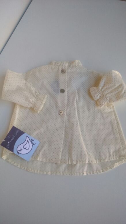 Blusa de niña talla 6 meses nueva.