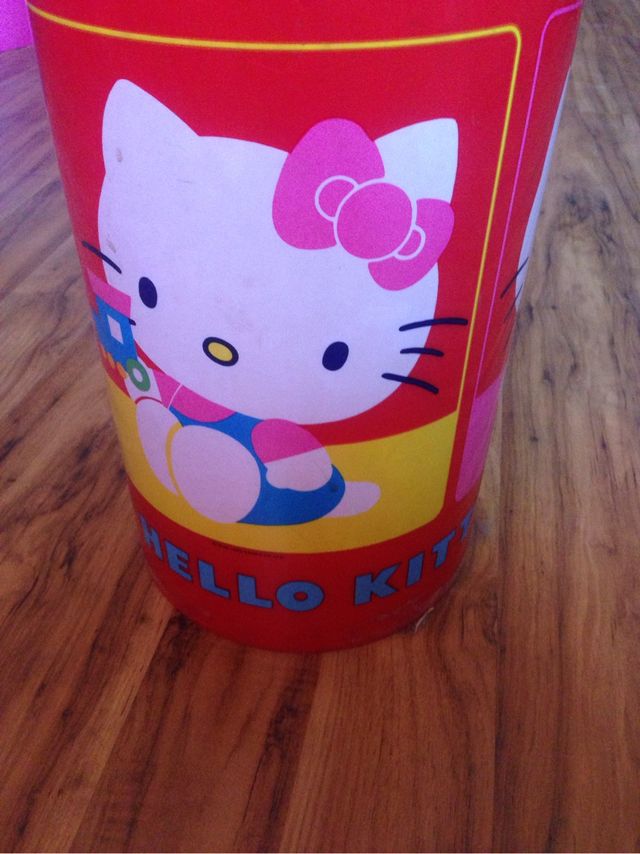 Papelera Vintage Hello Kitty