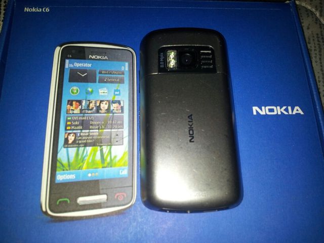 Nokia C 6 de acero