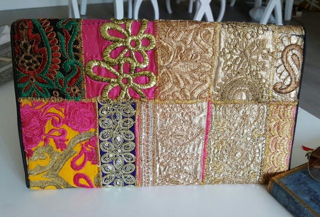 CARTERA DE MANO A ESTRENAR