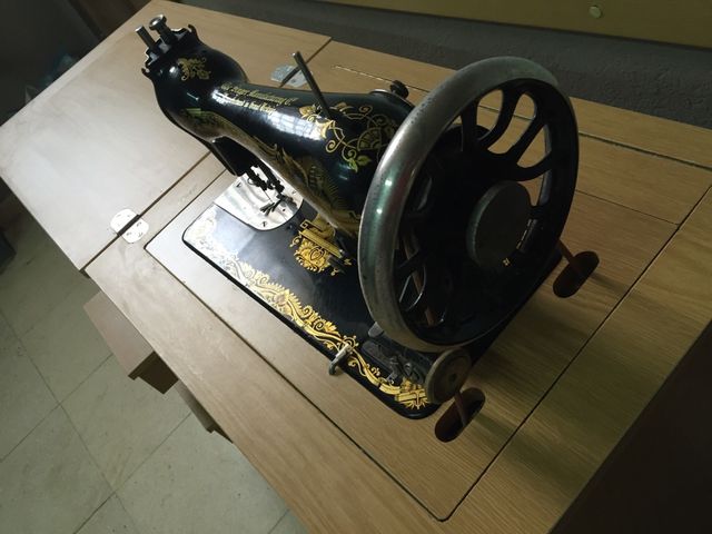 Maquina de coser Singer- como nueva.