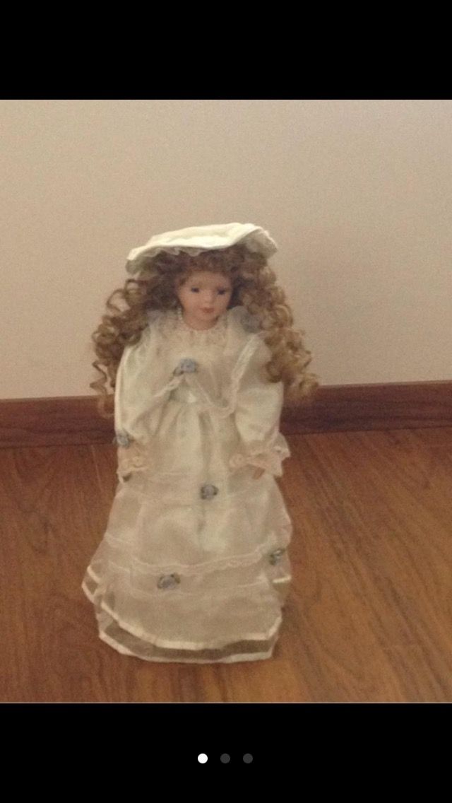 MUÑECA DE PORCELANA COLECCIÓN