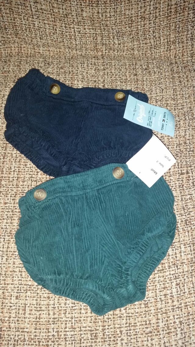 Pantaloncitos nuevos de pana