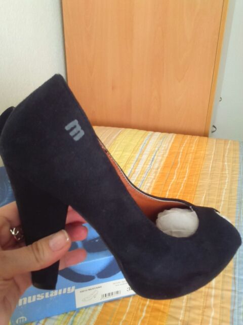 Zapatos a estrenar marca MUSTANG 36