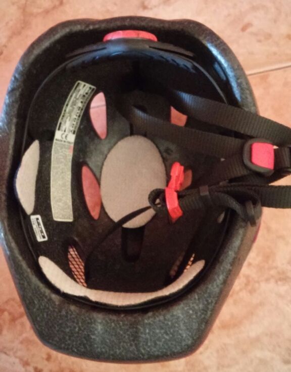 2 Cascos para bici talla S y cesta para bici