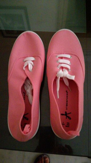 ZAPATILLAS LONA MUJER A ESTRENAR PRIMARK N° 41 de segunda mano por 2 EUR en  Motril en WALLAPOP