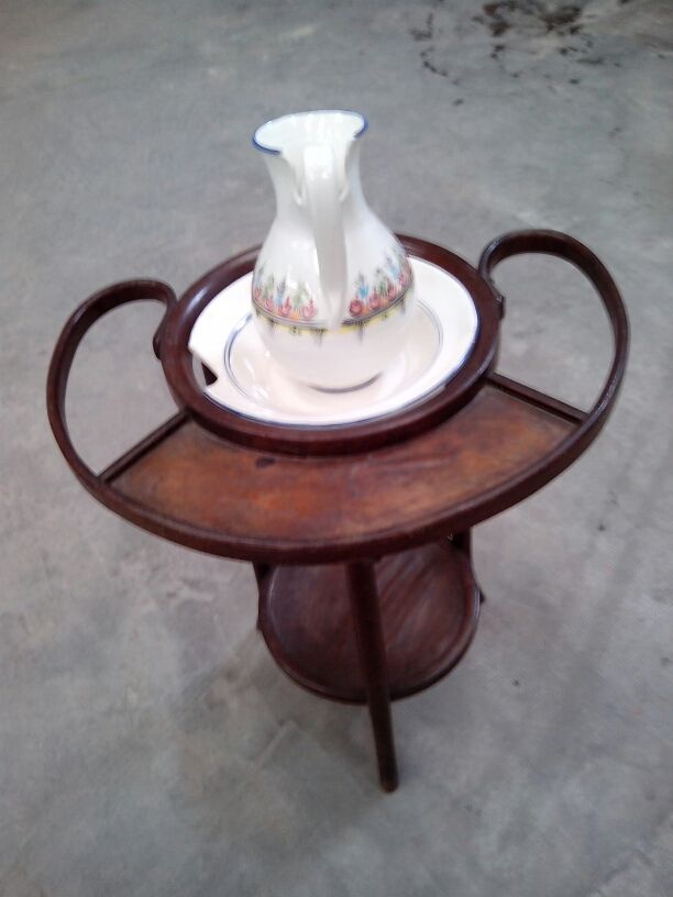 Palanganero de madera