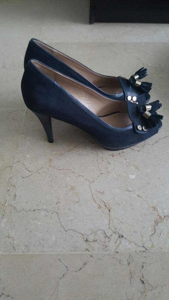 Zapatos azul marino de Uterque n 40