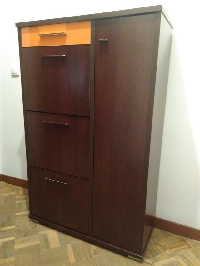 Zapatero de segunda mano por 90 € en RivasVaciamadrid en WALLAPOP