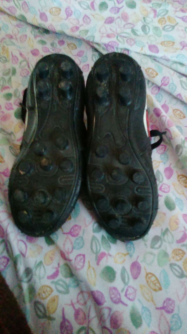 Zapatillas de futbol talla 26/27